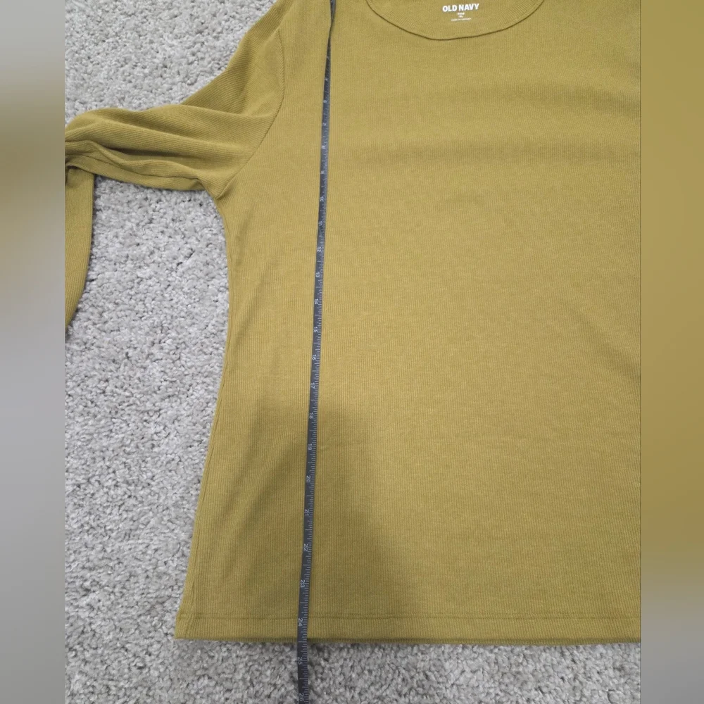 Snug Long-Sleeve Crew-Neck T-Shirt - Picture 4 of 11